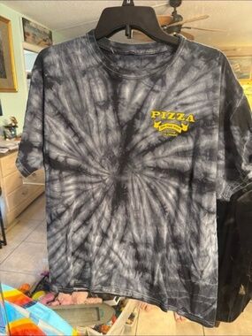 black and white tie-dye t-shirt with a "Pizza on the Run Colorado" logo size med